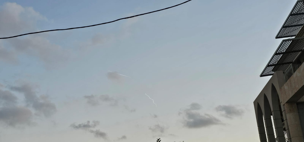 يافا: دوي صفارات انذار  وتعقب لصاروخ من جنوب لبنان